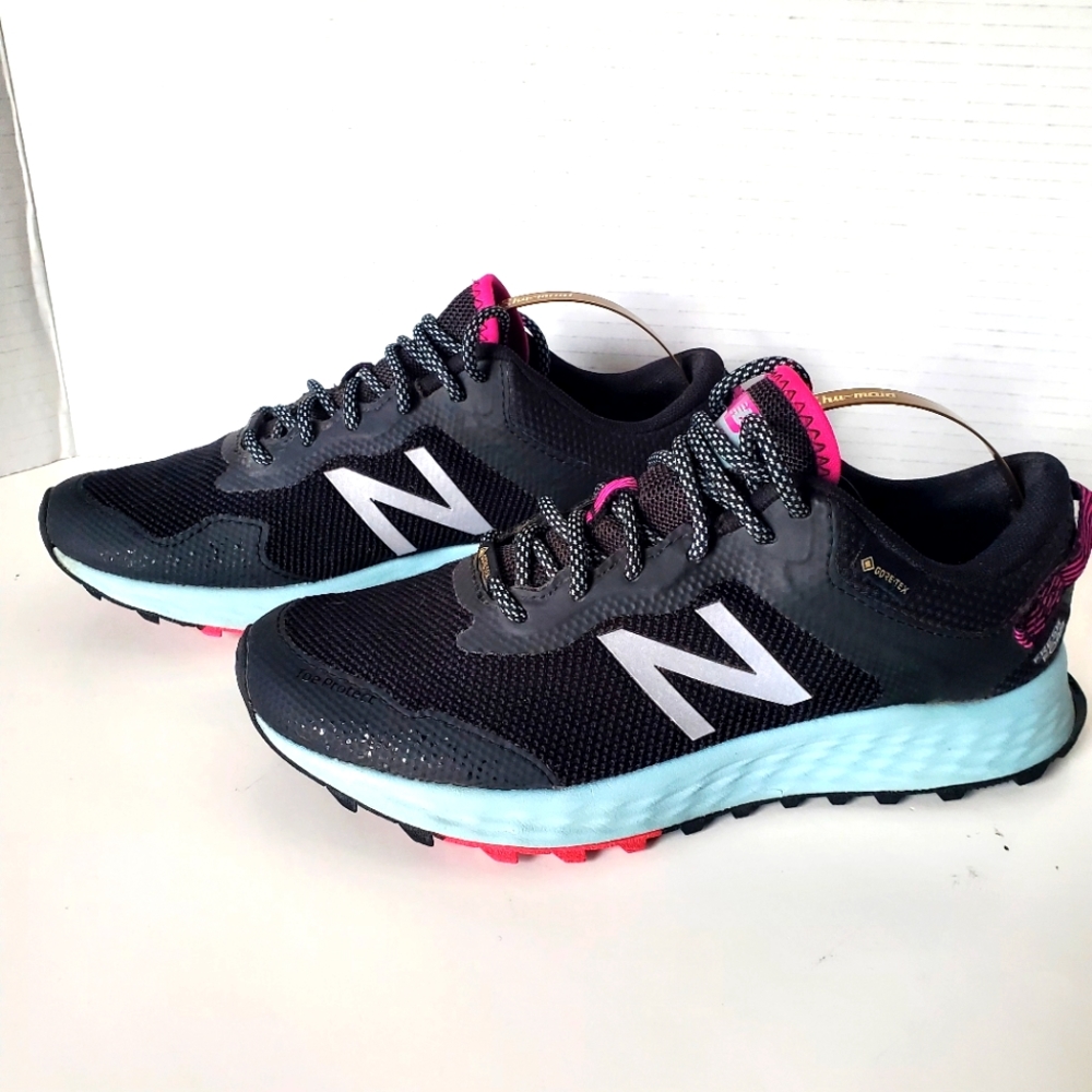 New Balance Women's Freshfoam Arishi Black Goretex Waterproof Sneakers Size 6.5